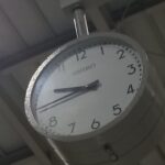 Jam di Stasiun Jatinegara